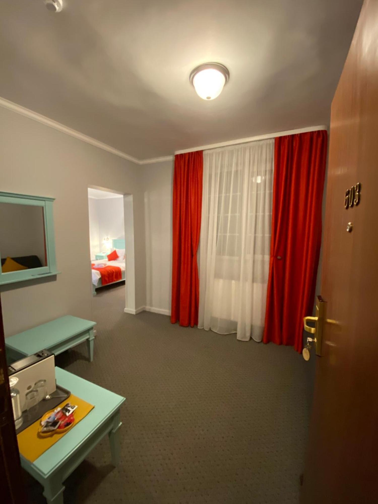Vila De Argint Aleea Pelesului Nr 2 Sinaia Exteriör bild
